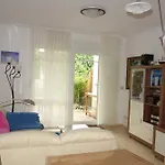 Rosenbusch Apartment *